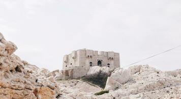 fort en pierre